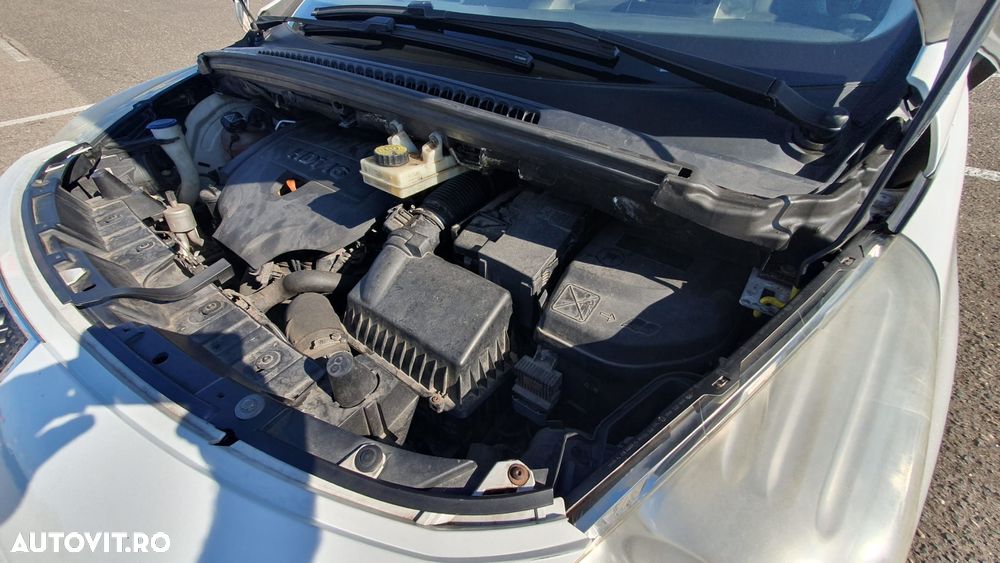 Peugeot 3008 2.0 HDI FAP Premium - 30