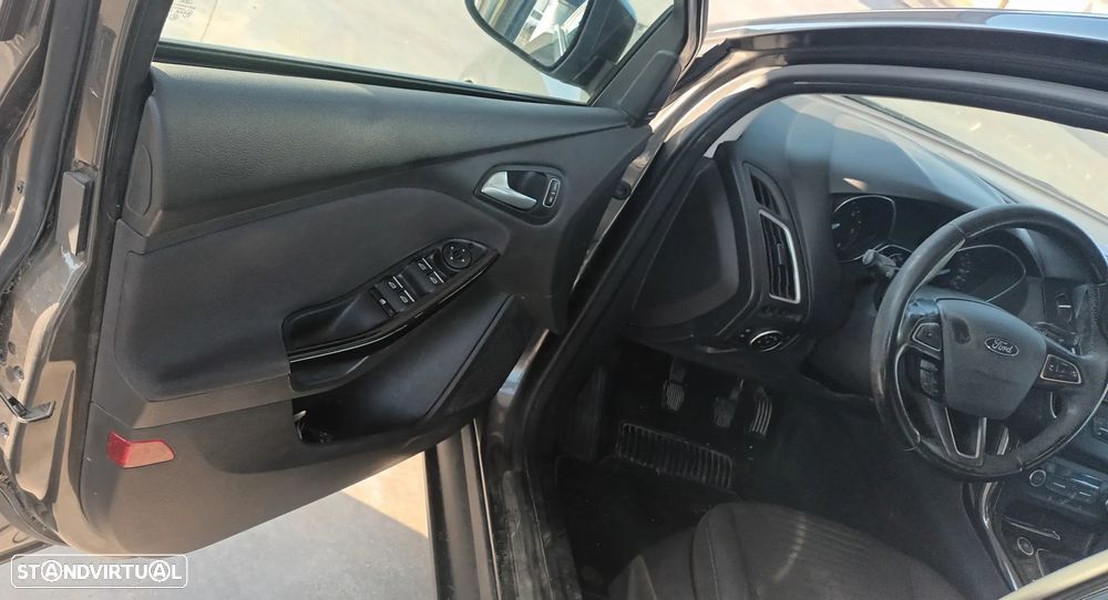 Ford Focus SW 1.5 TDCi Titanium - 17