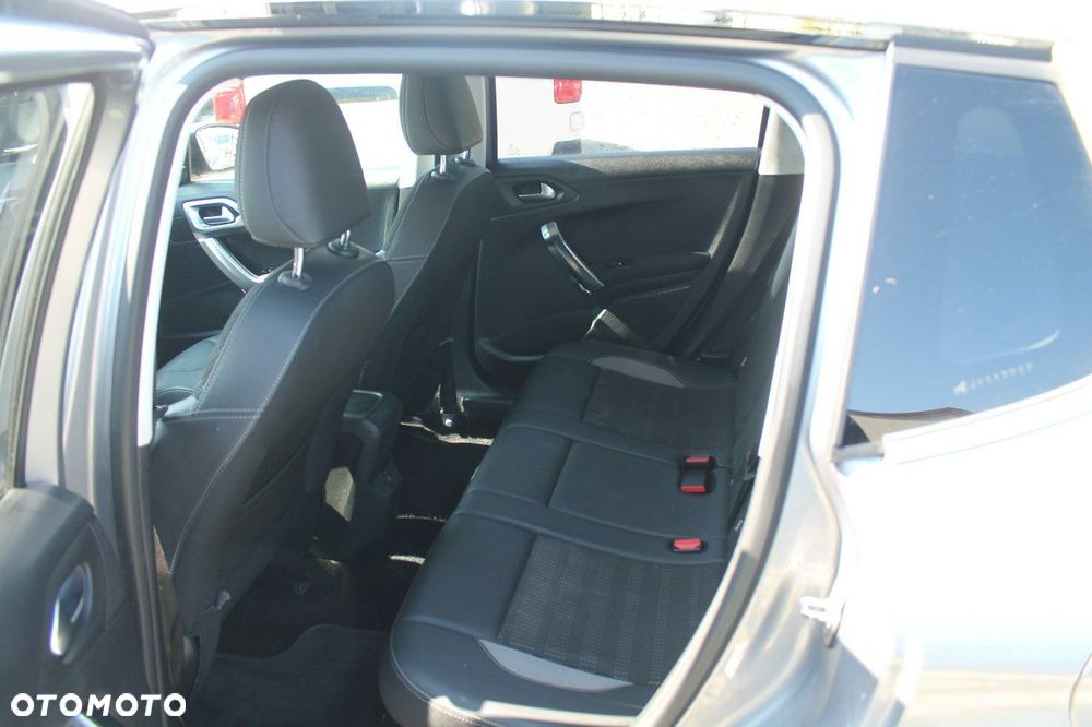 Peugeot 2008 - 10
