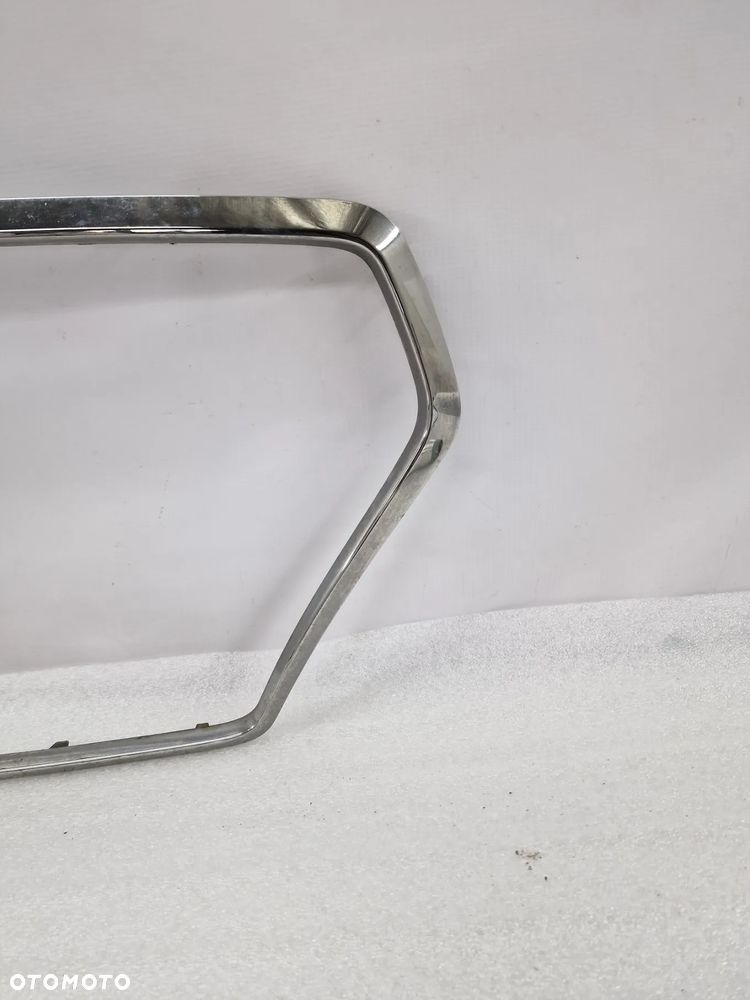 HYUNDAI I30 III 17- RAMKA GRILLA CHROMOWA , NR 86355-G4000 , NR AUKCJI GL434 - 7