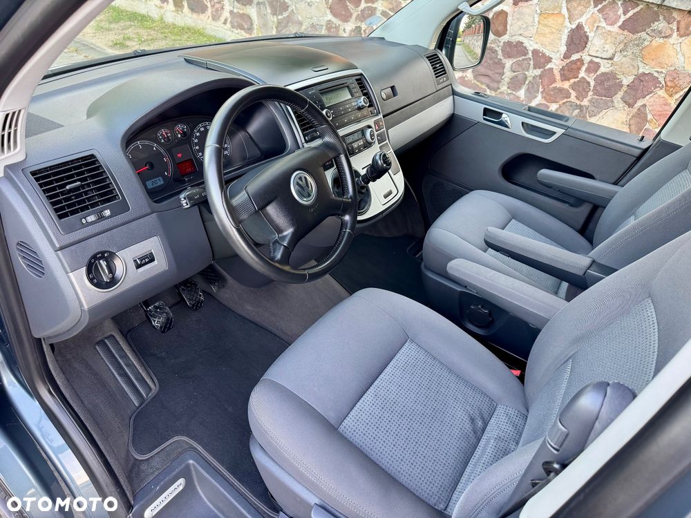 Volkswagen Multivan - 14