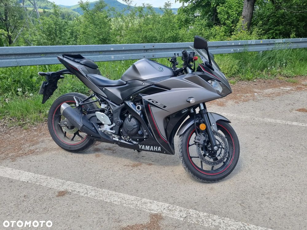 Yamaha R3 - 1