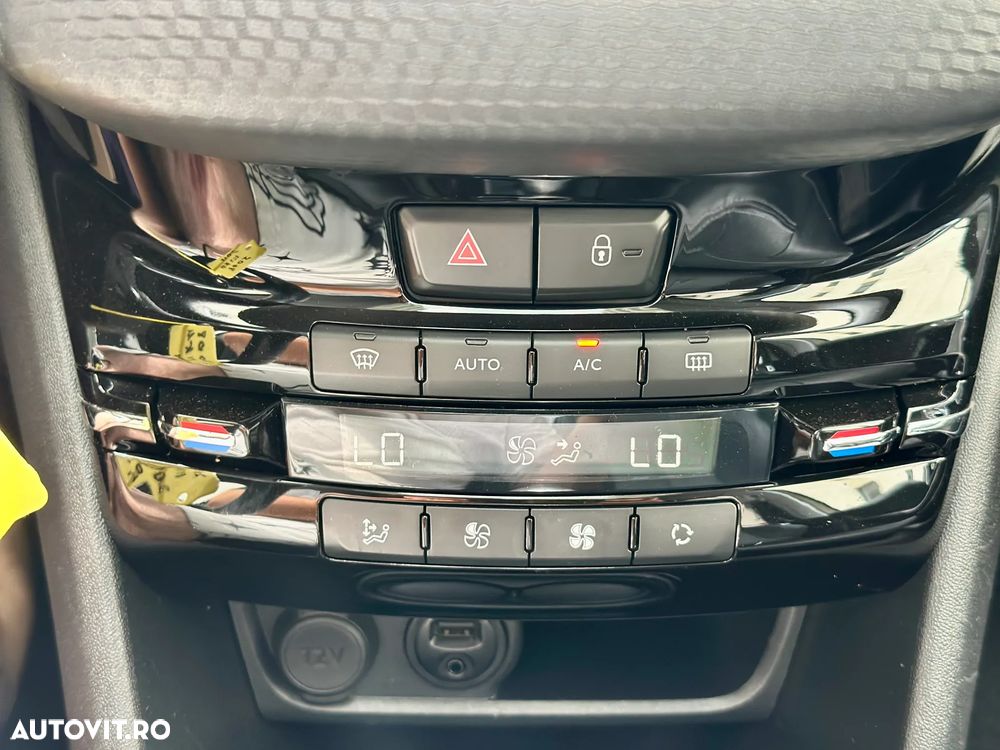 Peugeot 2008 - 22