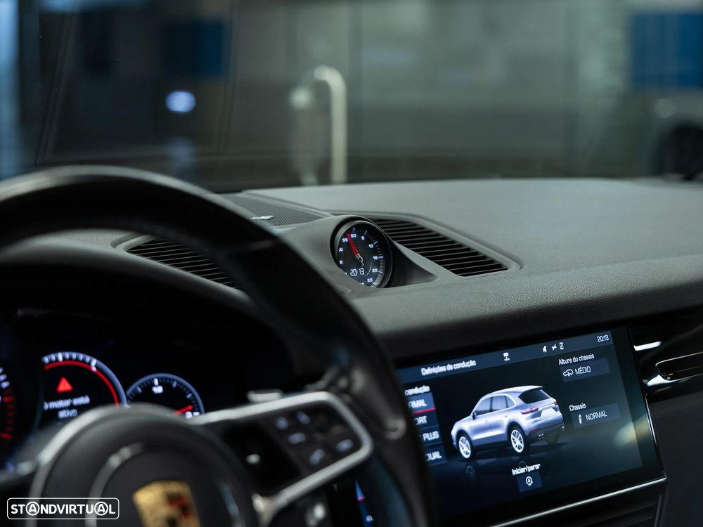 Porsche Cayenne Platinum Edition - 17