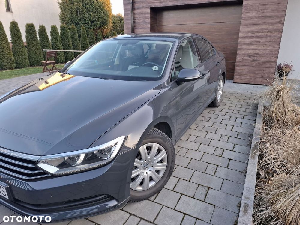 Volkswagen Passat - 2