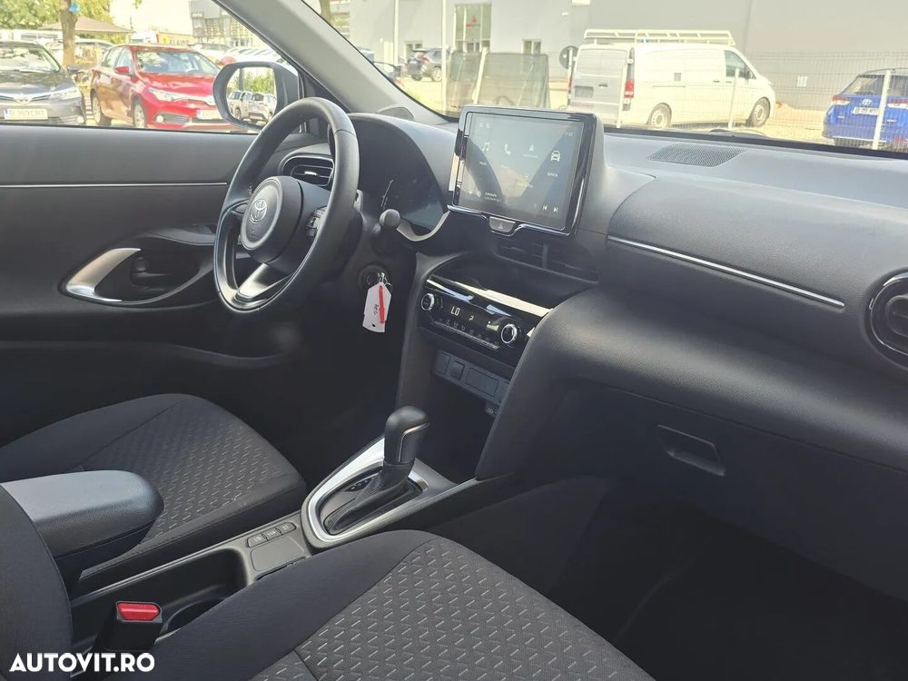 Toyota Yaris Cross - 18