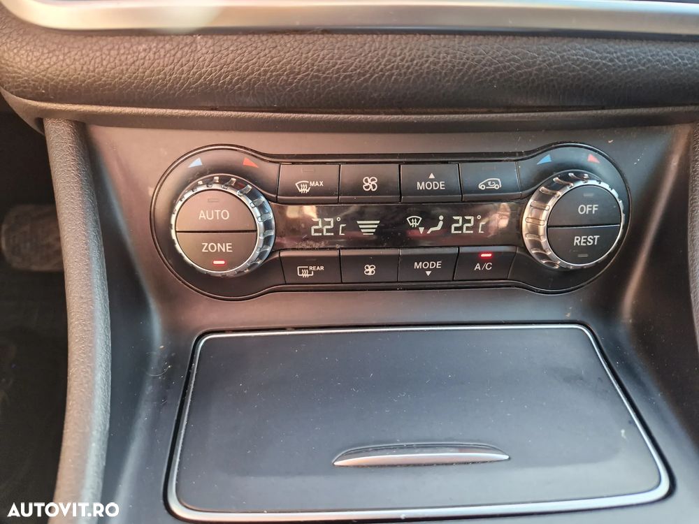 Mercedes-Benz GLA - 25