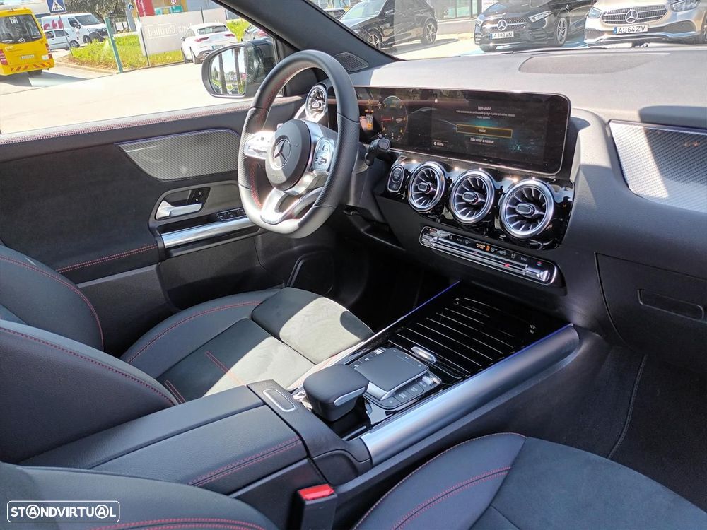 Mercedes-Benz GLA 180 d AMG Line - 12