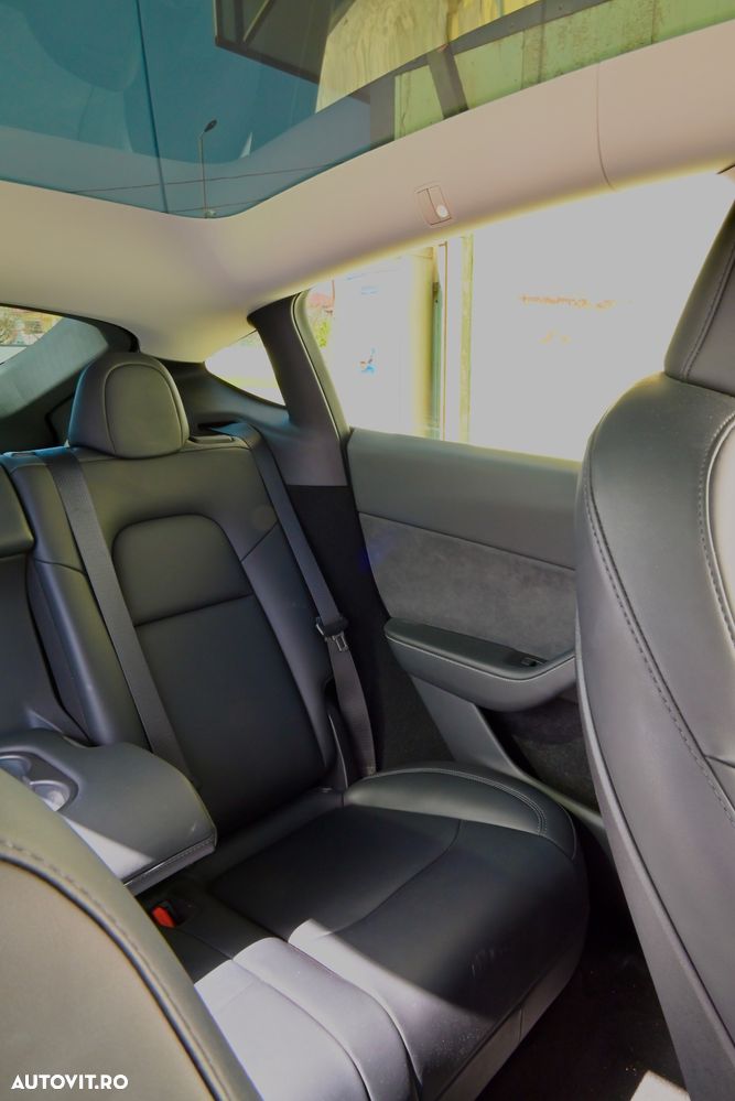Tesla Model Y Performance - 18