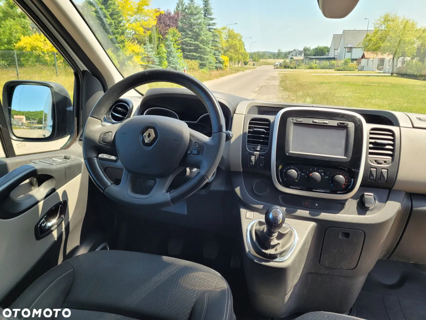 Renault Trafic Long 6-osób Auto-Warsztat - 11