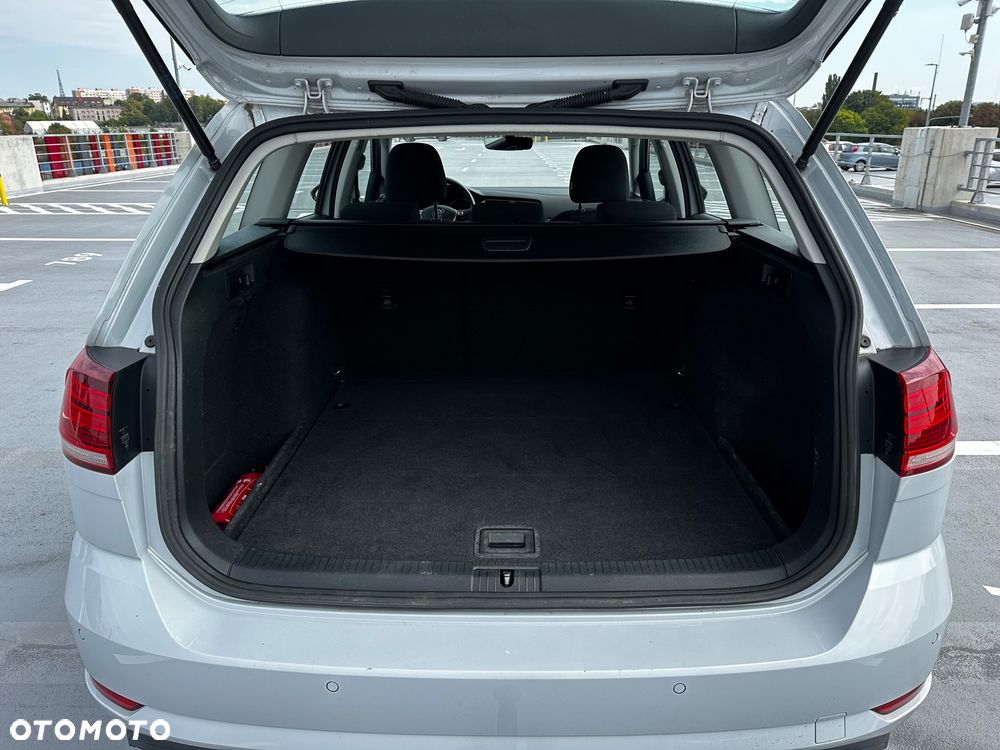 Volkswagen Golf Variant - 10