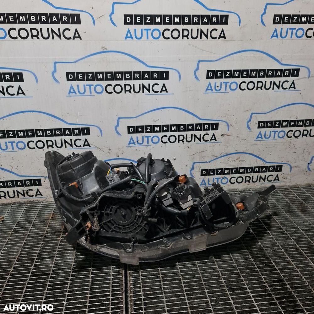 Far Stanga Mitsubishi ASX Facelift 2016 2016 - 2018 SUV 4 Usi (1337) Cu lupă - 3