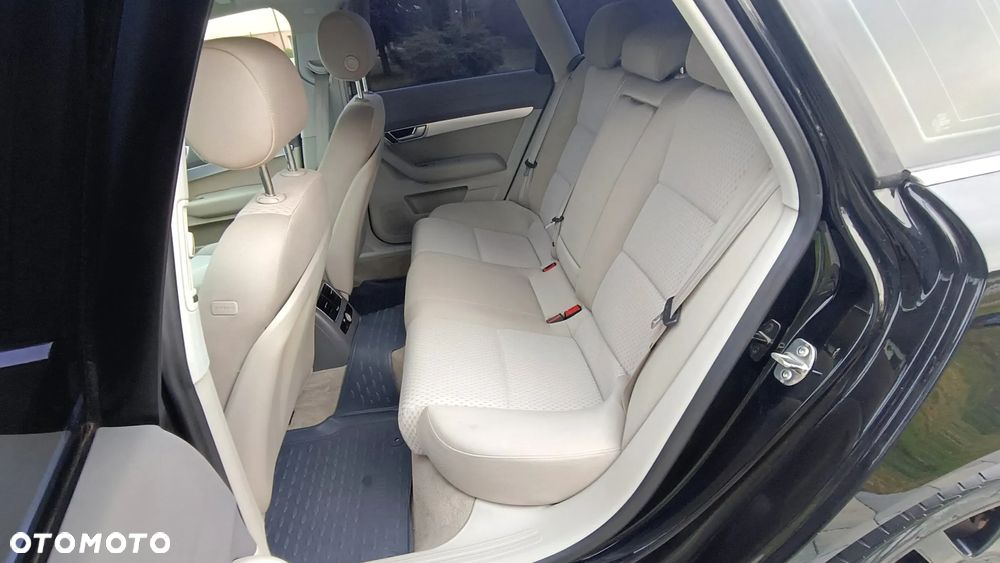 Volkswagen Passat - 25