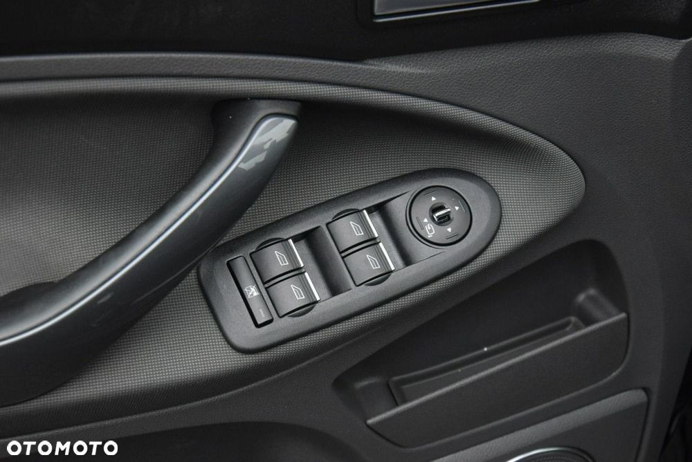 Ford Kuga 2.0 TDCi 4x4 Titanium - 31