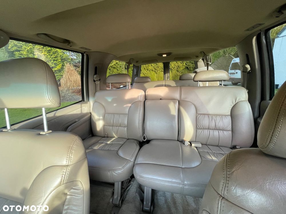 Chevrolet Suburban - 14
