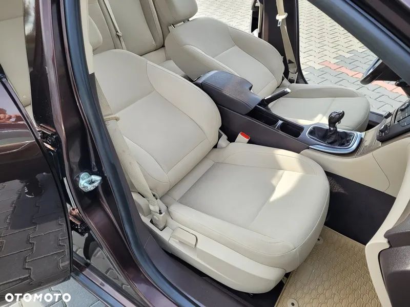 Opel Insignia - 35