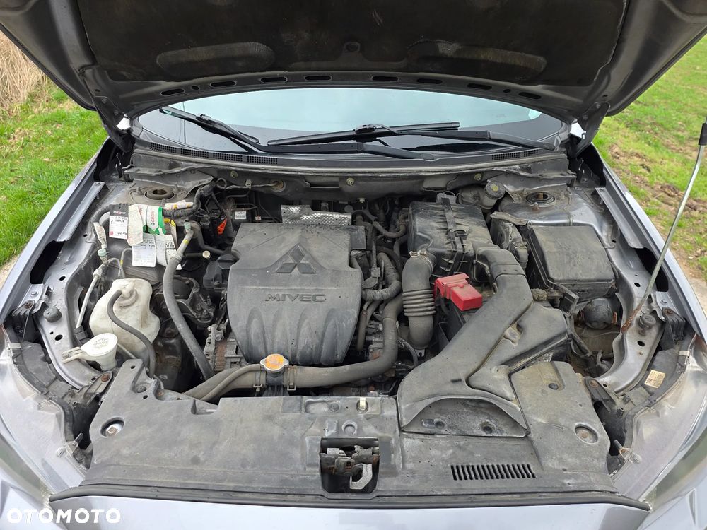 Mitsubishi Lancer 1.6 Inform - 13