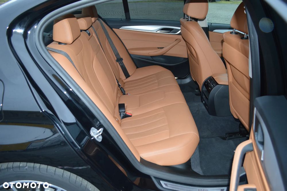 BMW Seria 5 518d Business Edition sport - 11