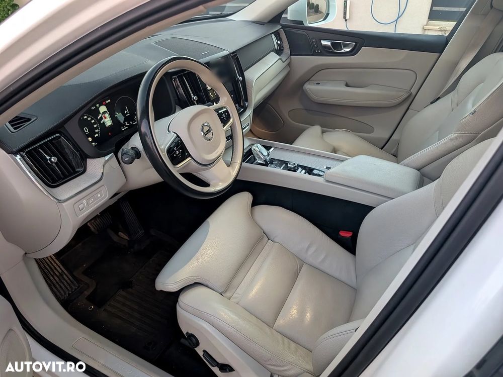 Volvo XC 60 T6 AWD Recharge Geartronic Inscription - 3