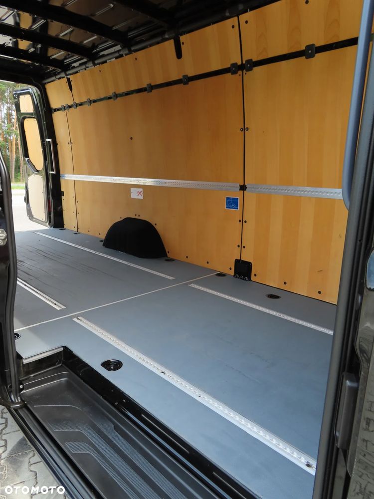 Mercedes-Benz Sprinter 319 CDI 190 KM Ekstra Długi Wysoki Dach LONG MAXI + 4800 mm Furgon Blaszak Rozstaw Osi 4325 mm Ładowność 881 Kg HAK 2800 Kg Stan Jak Nowy GOTOWY I DOSTEPNY POLECAM - 27