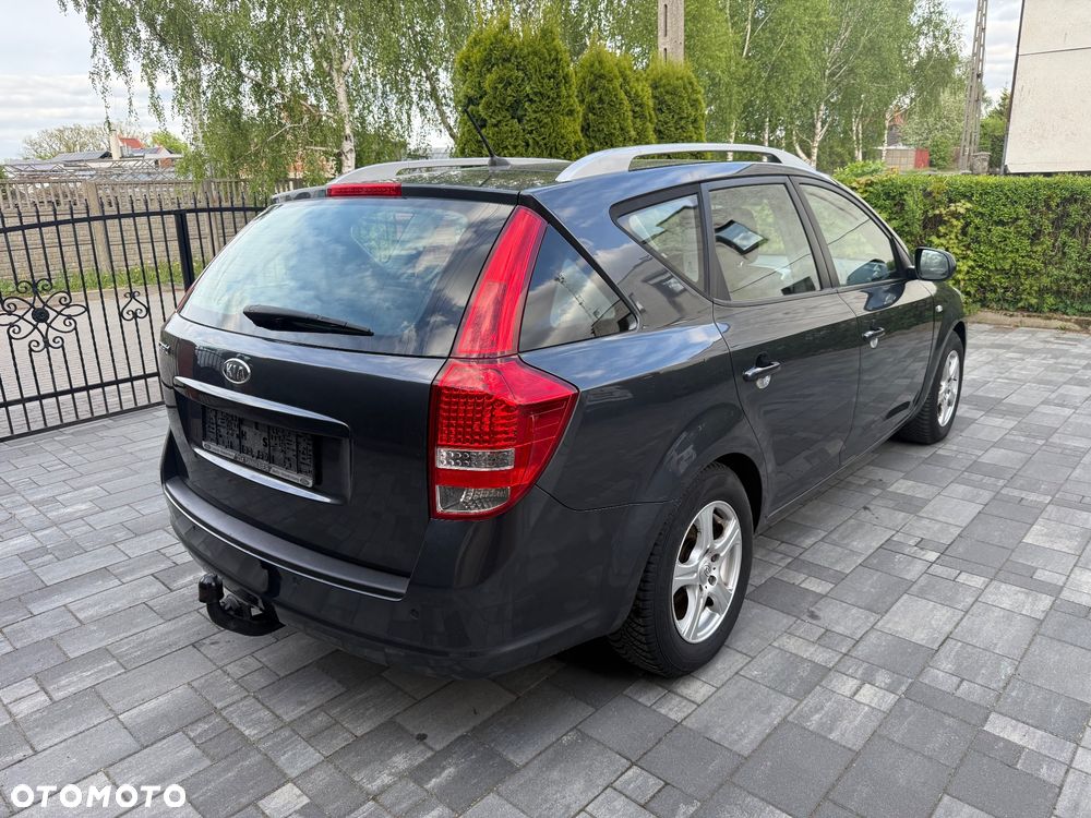 Kia Ceed 1.4 CVVT Dream-Team Edition - 10