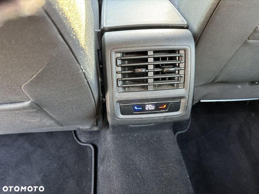 Volkswagen Golf 1.5 TSI EVO Style - 15