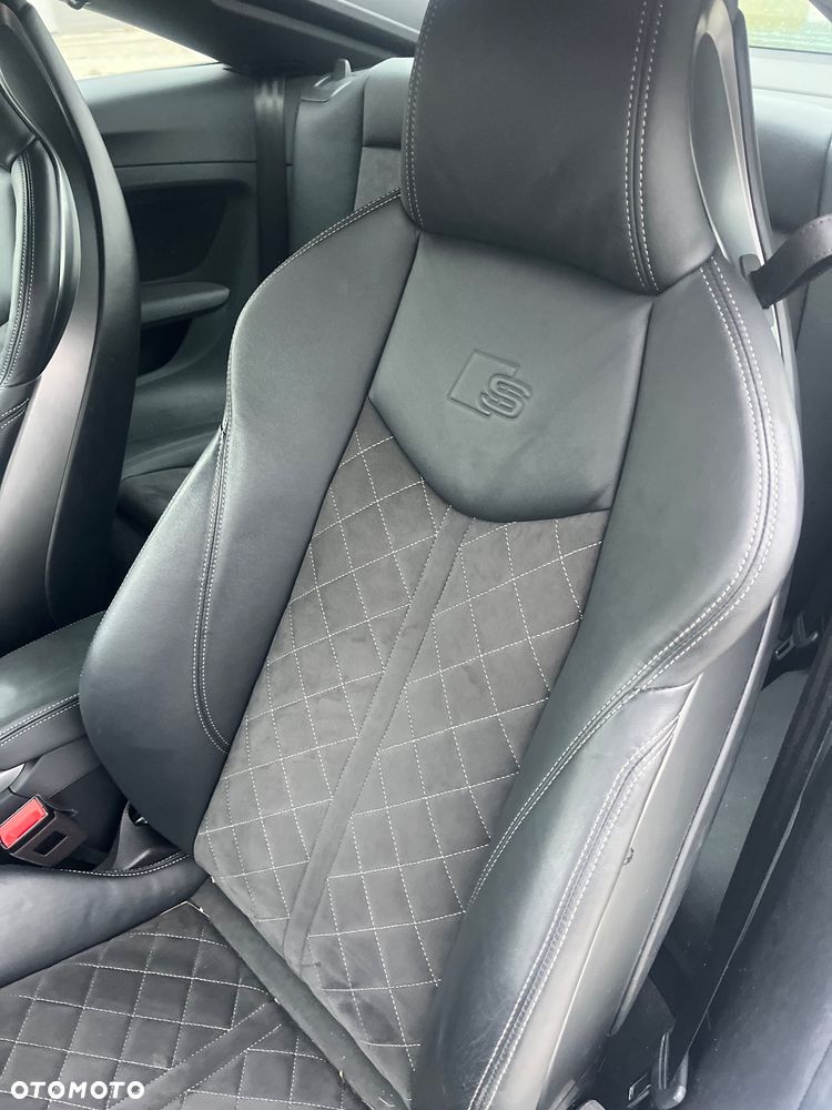 Audi TT S Coupé - 18