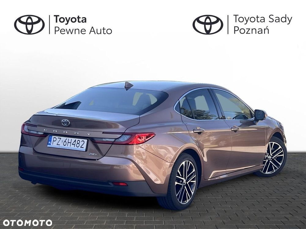 Toyota Camry - 6