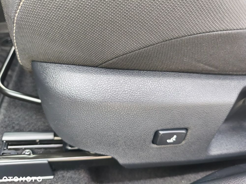 Toyota Corolla 1.2 Turbo Team Deutschland - 17