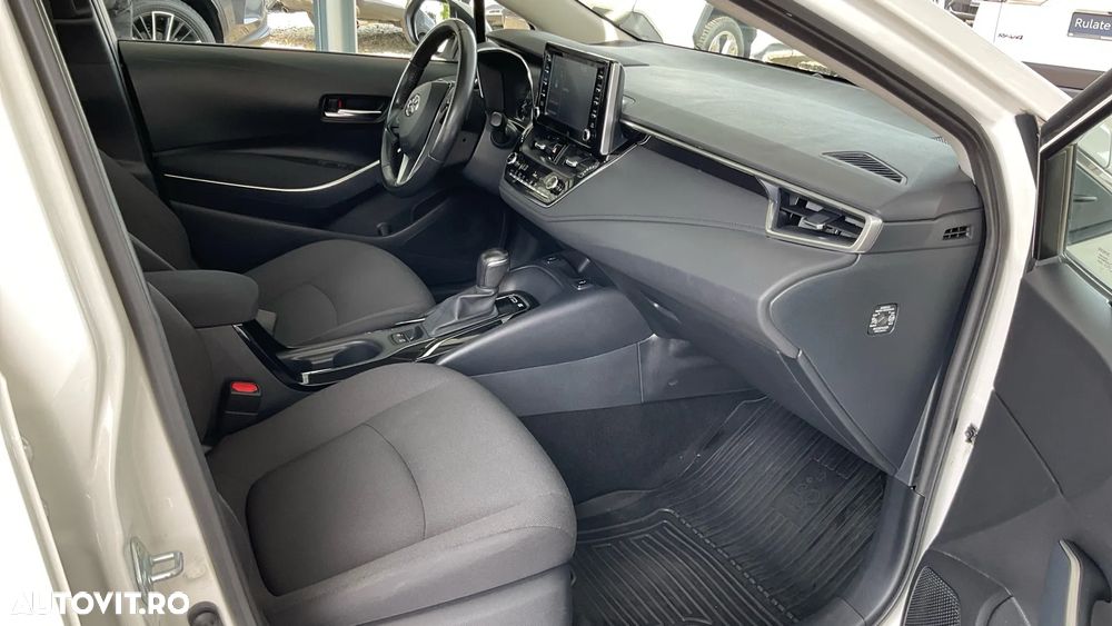 Toyota Corolla 1.8 HSD Business - 35