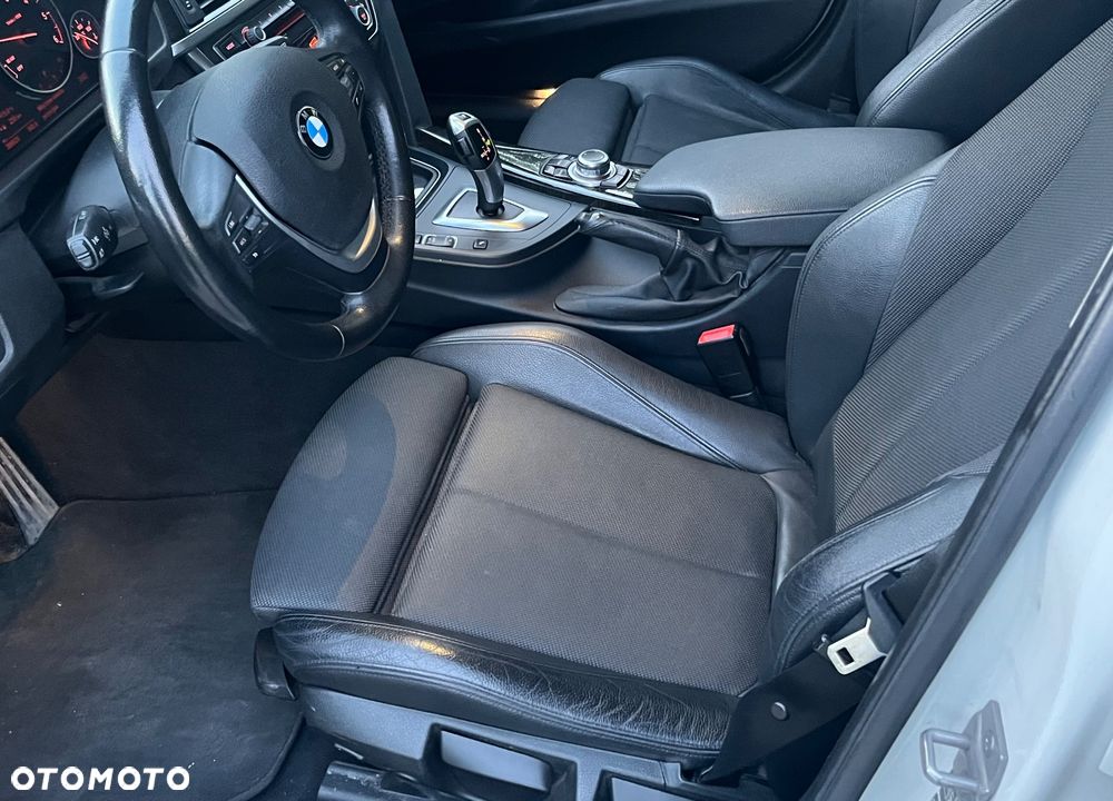 BMW Seria 3 320d Luxury Line - 7