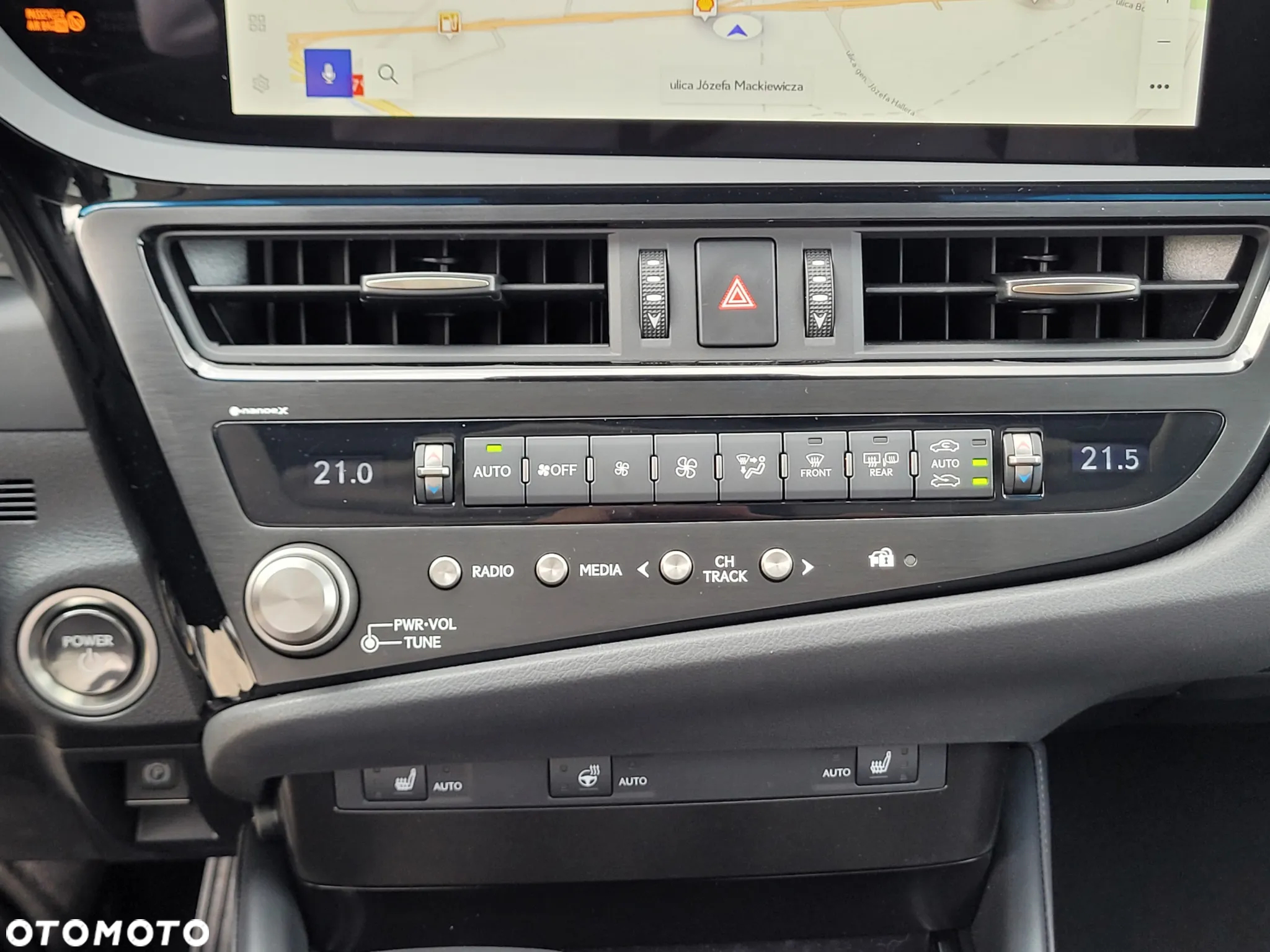 Lexus ES 300h F Sport Design - 19
