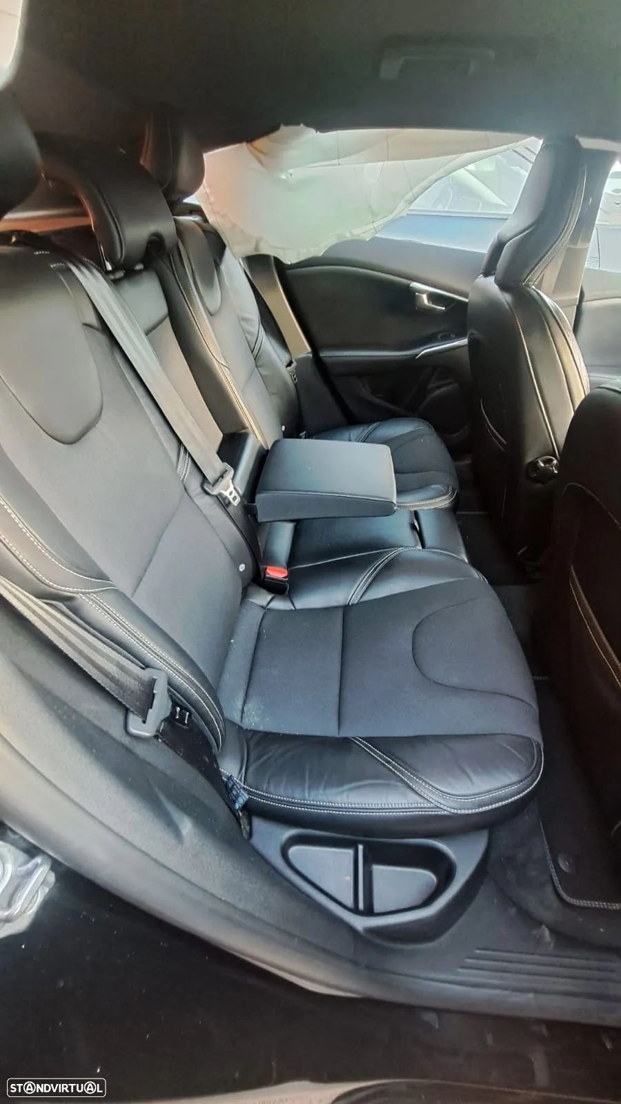 VOLVO V40 D2 2.0 DIESEL PARA PEÇAS - 19