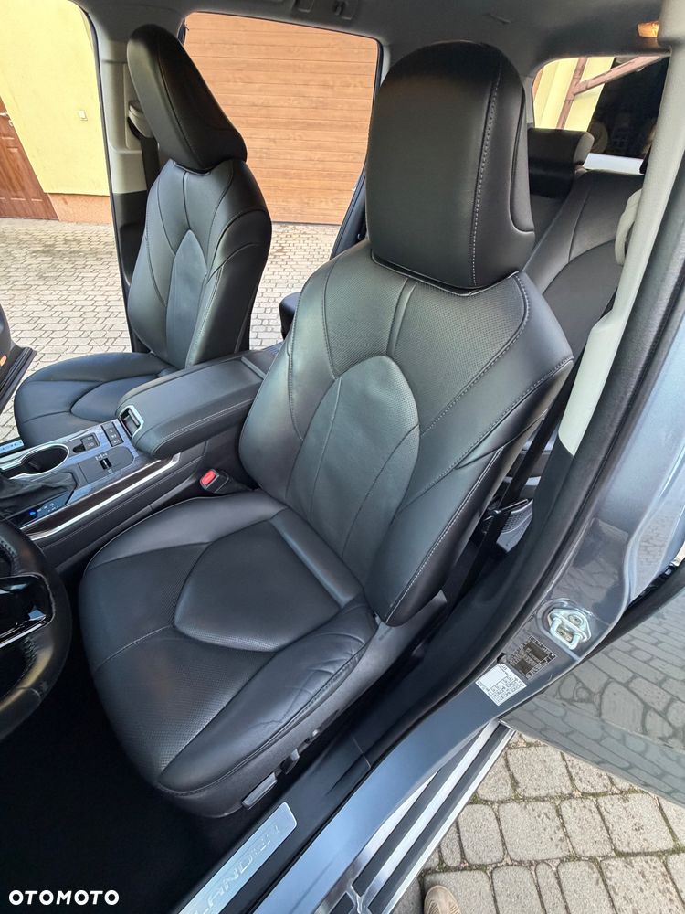 Toyota Highlander 2.5 Hybrid Executive - 23