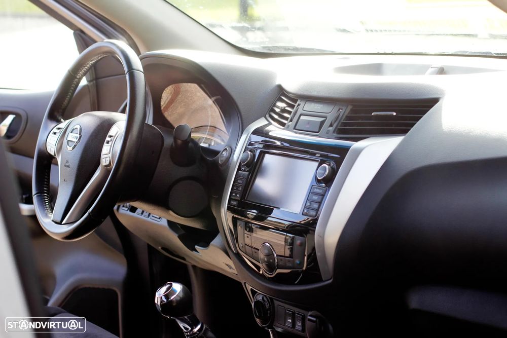 Nissan Navara 2.3 dCi CD 4WD N-Connecta Nav - 25