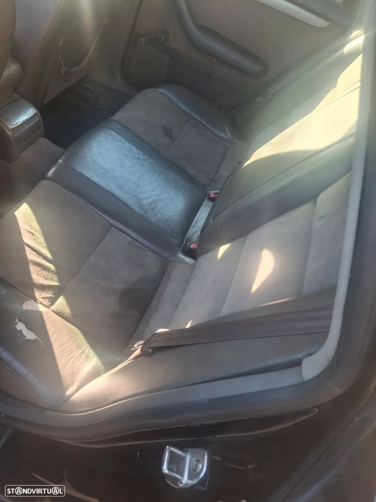 Audi A4 Avant 1.9 TDI - 10