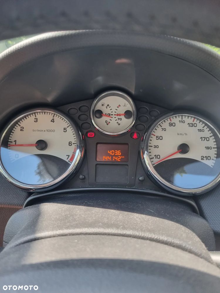 Peugeot 207 - 12