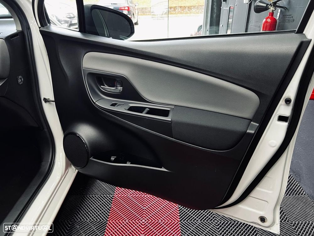 Toyota Yaris 1.5 HSD Comfort - 39