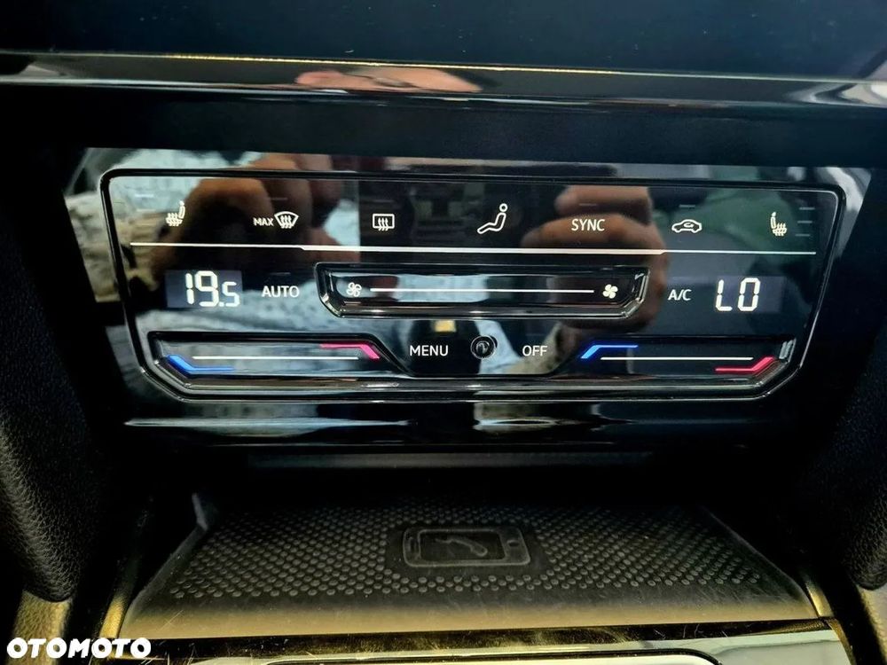 Volkswagen Passat 1.5 TSI EVO Elegance DSG - 17