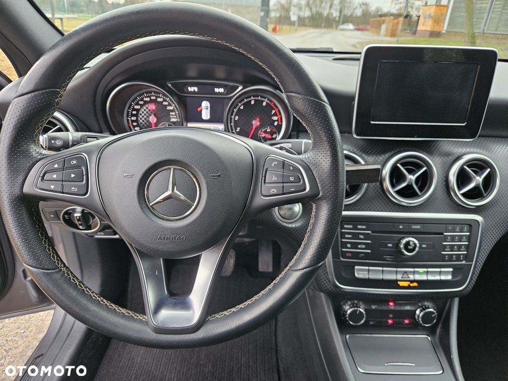 Mercedes-Benz Klasa A 180 7G-DCT StreetStyle - 26