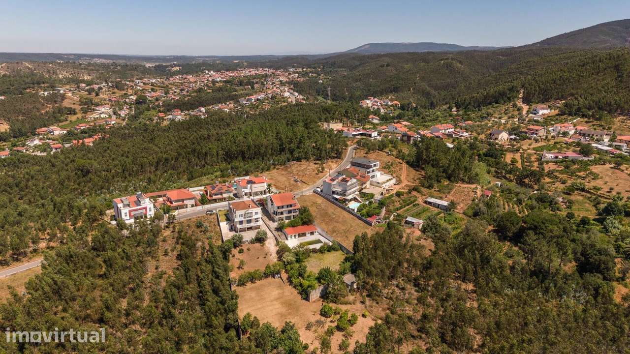 Terreno de 1140 m2 para construção de moradia na Rua de Paredes ( Eira - Grande imagem: 3/20