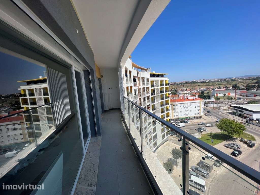 Apartamento T3 em Santa Marta do Pinhal - Grande imagem: 3/22