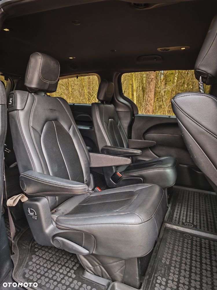 Chrysler Pacifica - 13