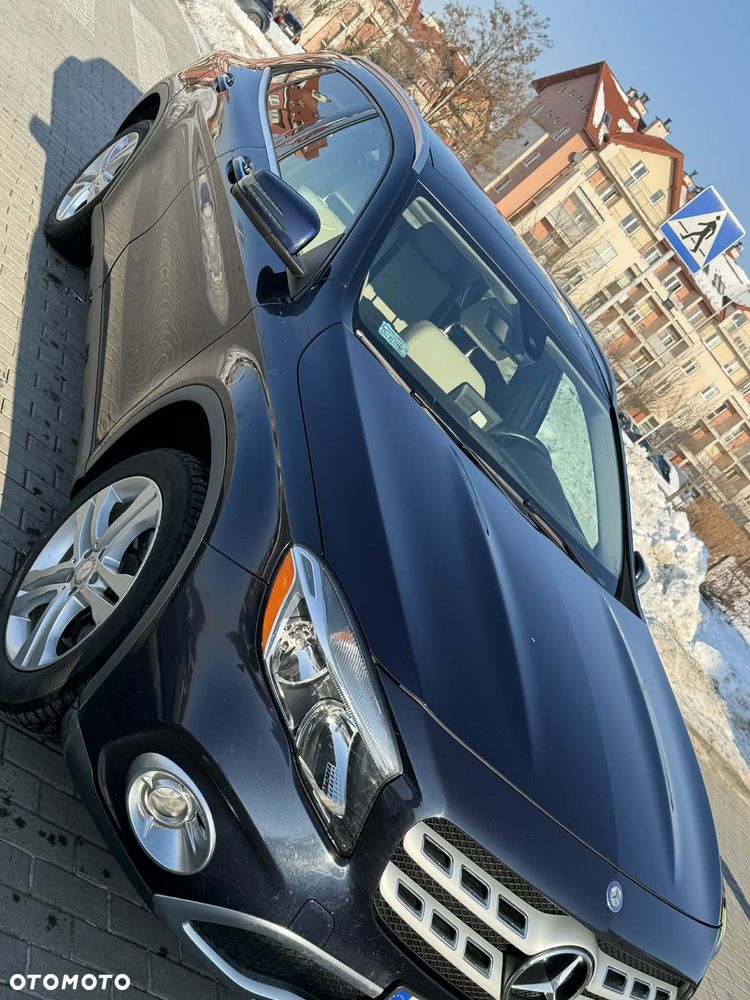 Mercedes-Benz GLA 250 4Matic 7G-DCT - 1