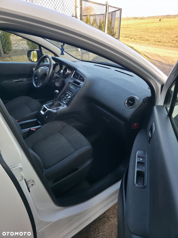 Peugeot 5008 - 10