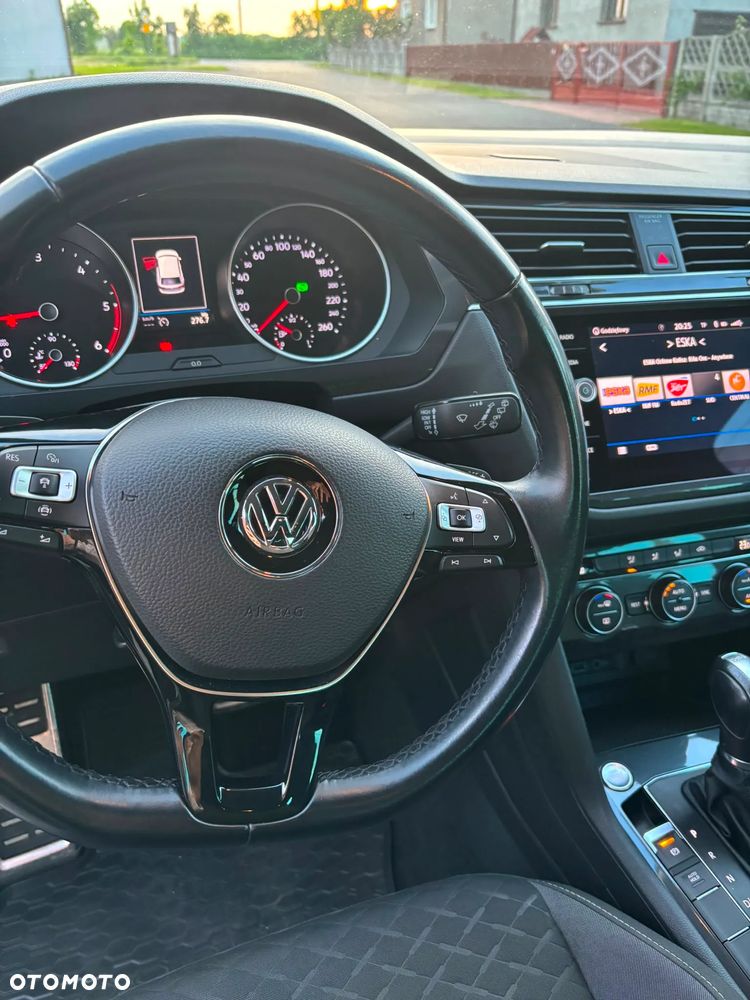 Volkswagen Tiguan - 8