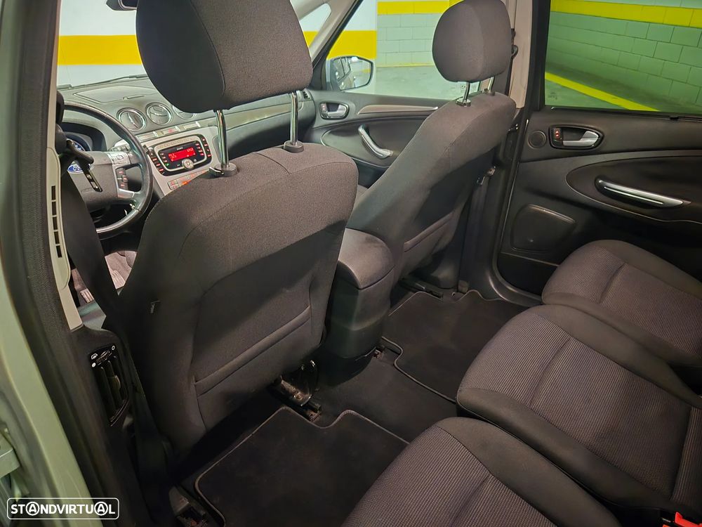 Ford S-Max 2.0 TDCi Titanium 7L - 25