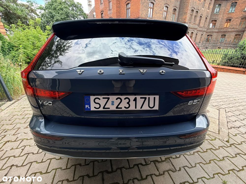 Volvo V60 Cross Country B5 B AWD Plus - 9