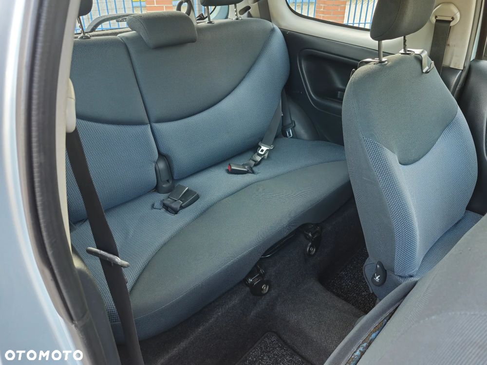 Toyota Yaris 1.0 Pak1 - 17