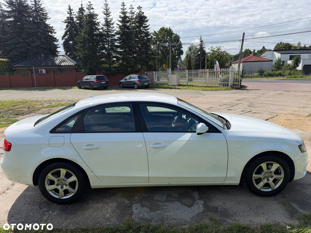 Audi A4 Limousine - 8